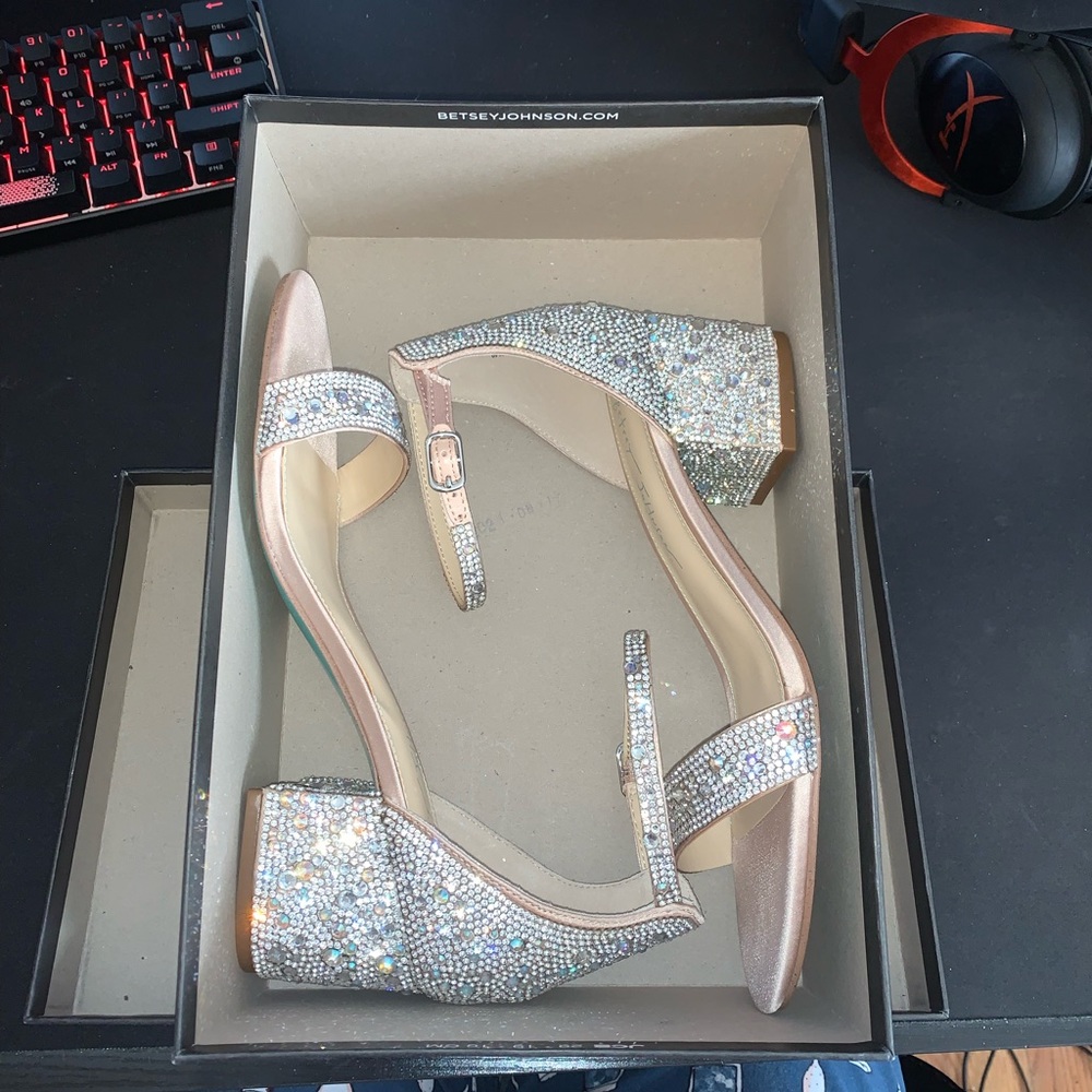 💥PRICE IS FIRM💥 Betsey Johnson heels